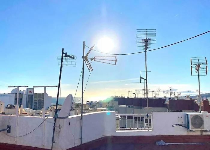 Renovated With Communal Pool & Close To Nerja