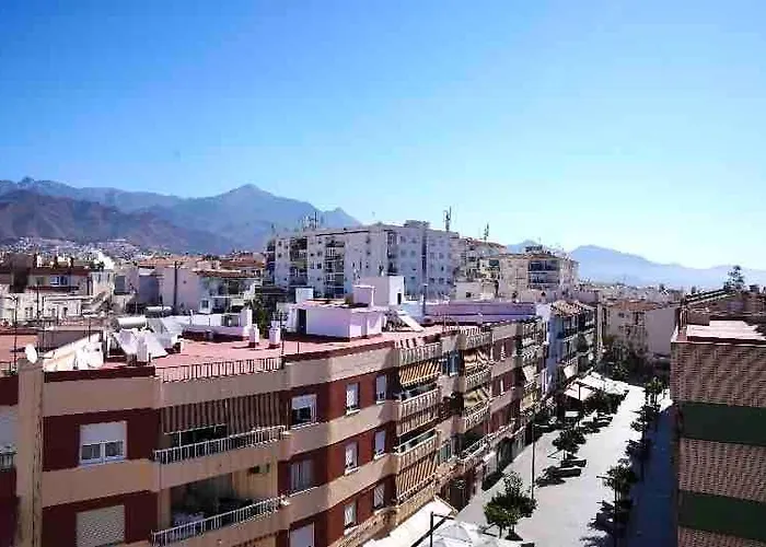 Renovated With Communal Pool & Close To Lejlighed *