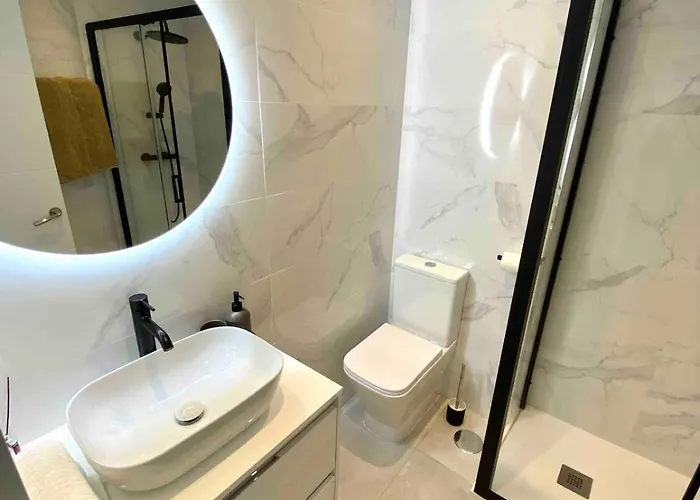 Lejlighed Renovated With Communal Pool & Close To