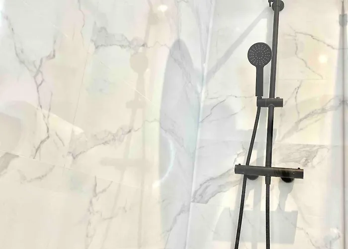 Lejlighed Renovated With Communal Pool & Close To