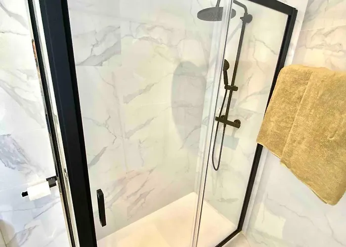 Renovated With Communal Pool & Close To * Nerja