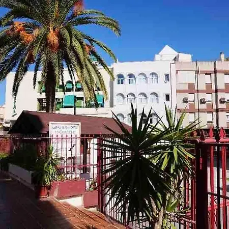 Renovated With Communal Pool & Close To Apartmán *