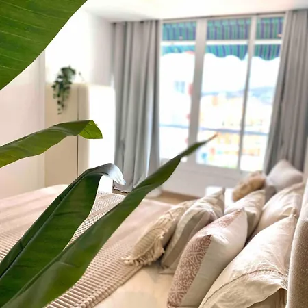 Renovated With Communal Pool & Close To Apartmán