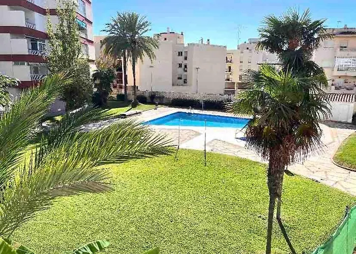 Renovated With Communal Pool & Close To Нерха